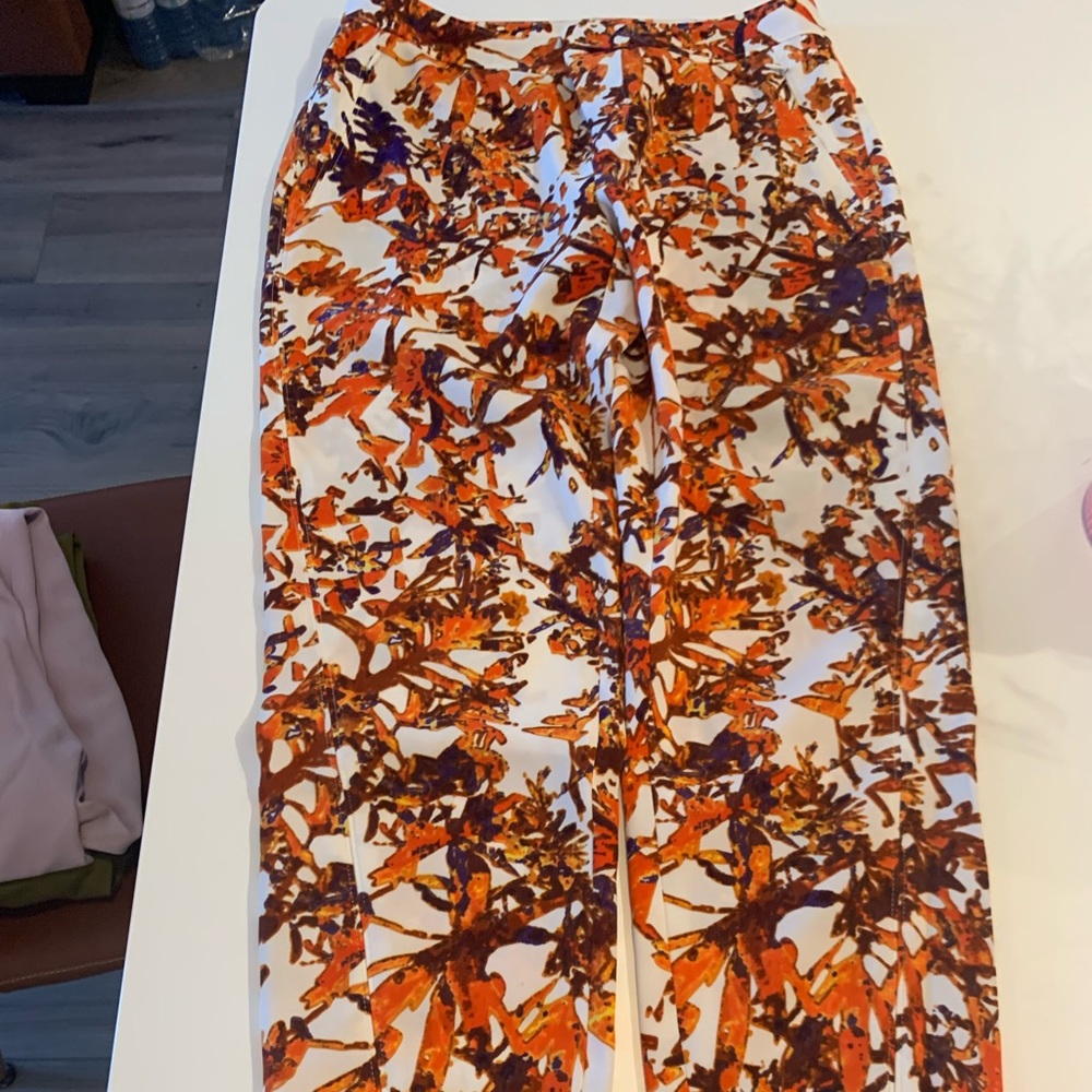 Club Monaco White Floral-Print Cropped Pants with Orange & Purple Accents